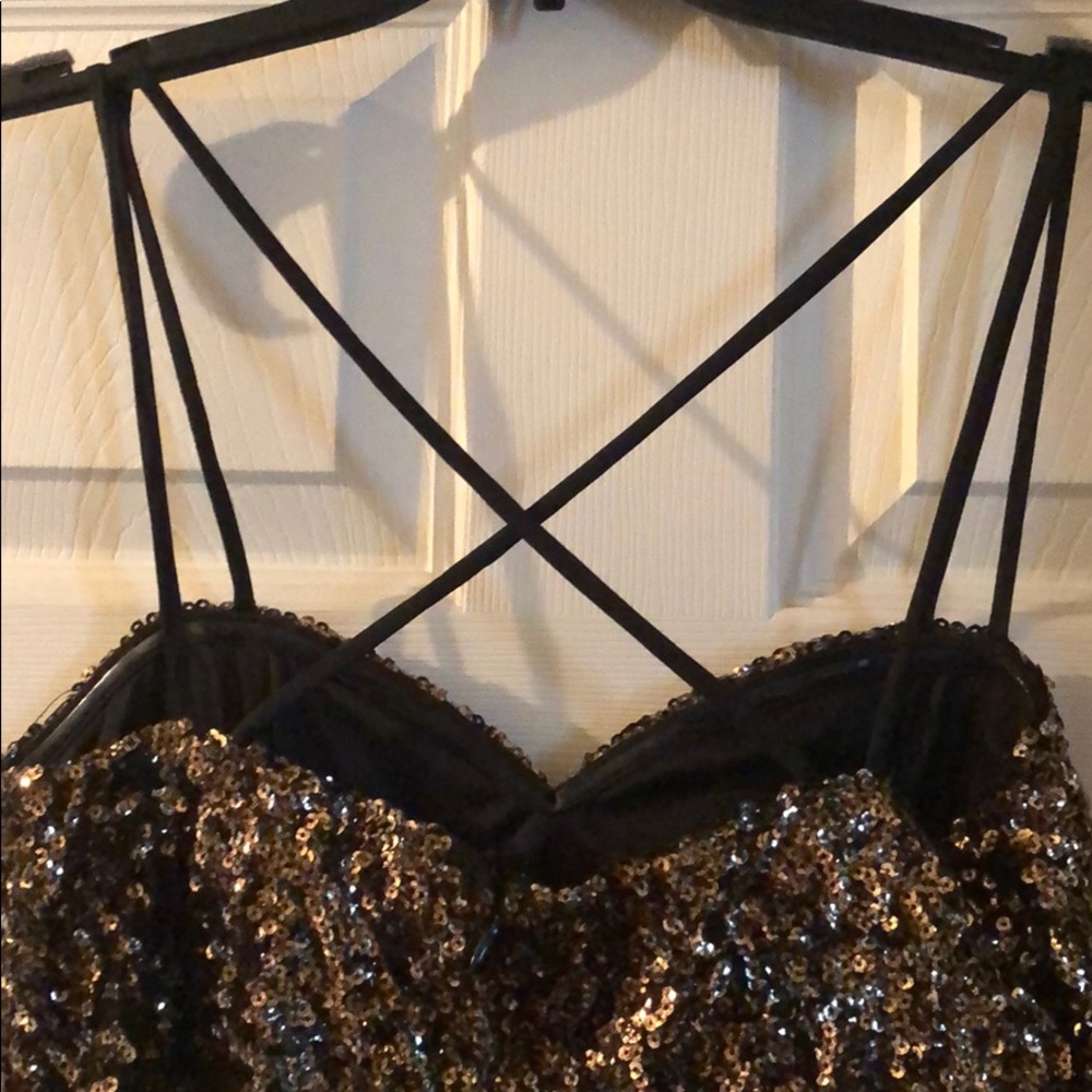 Dress - Picture 4 of 4